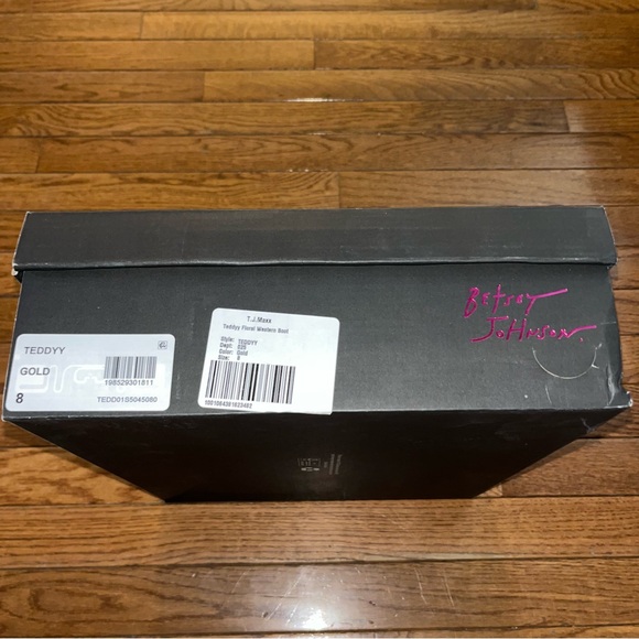 Betsy Johnson Leather Teddy Floral Western Boots Gold Women’s Size 8 NIB - Picture 11 of 12
